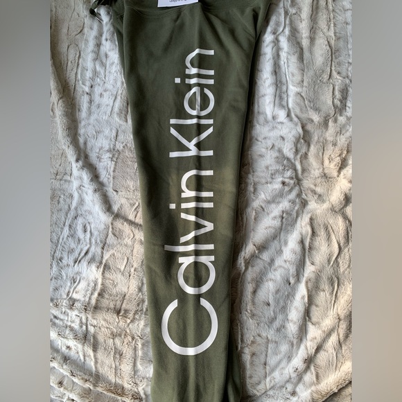 NWT Calvin Klein Olive Green Joggers - Picture 4 of 8